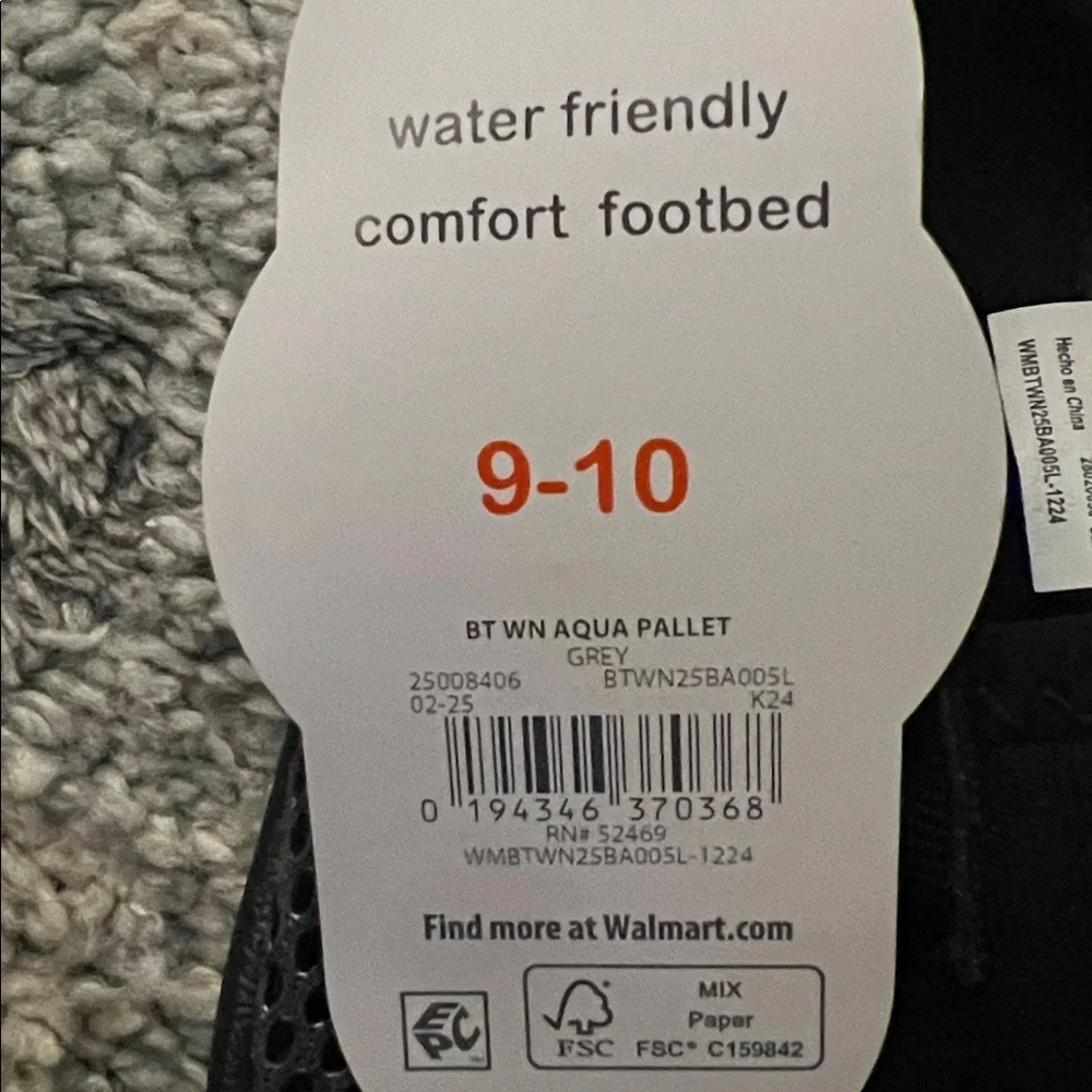 Wonder Nation water shoes, black, size 9/10 NWT and EUC! Bonus BLUE pair FREE!